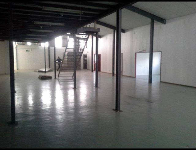 815M² FACTORY TO LET IN RETREAT